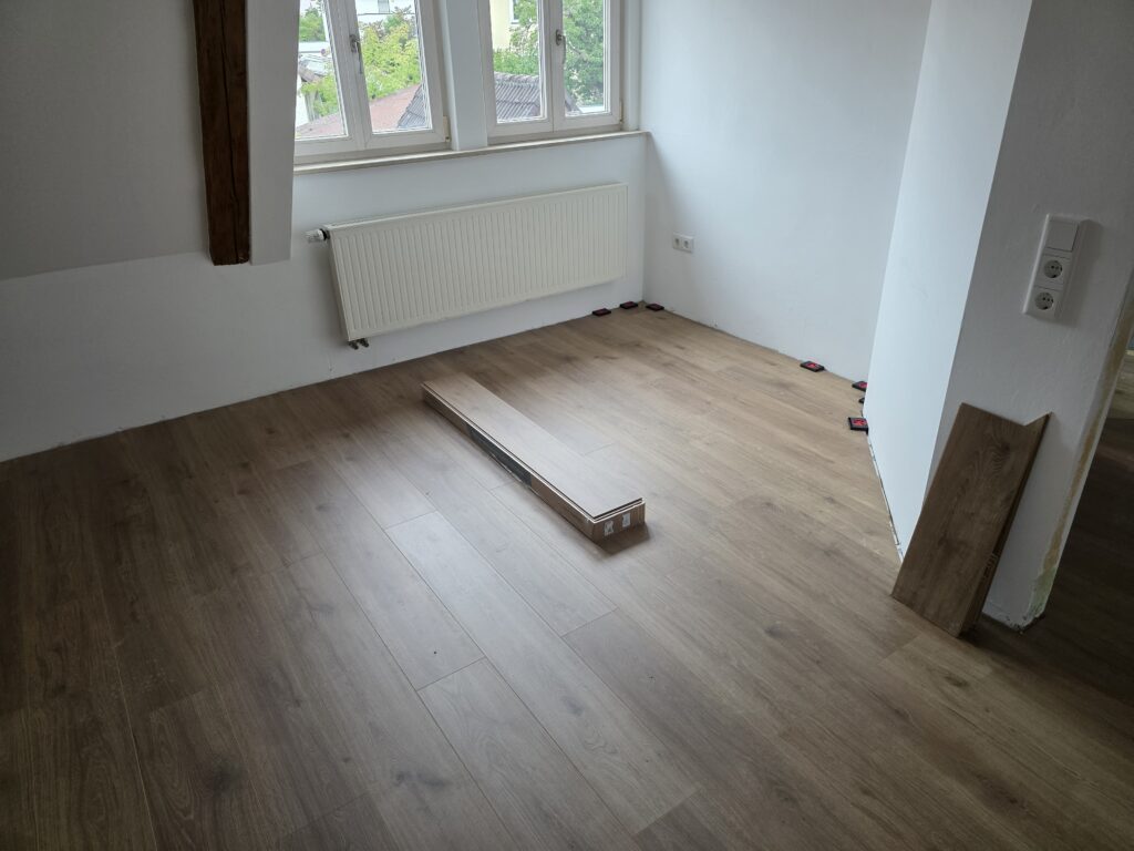 Bodenarbeiten von Handwerk Schmidt im Raum Roth